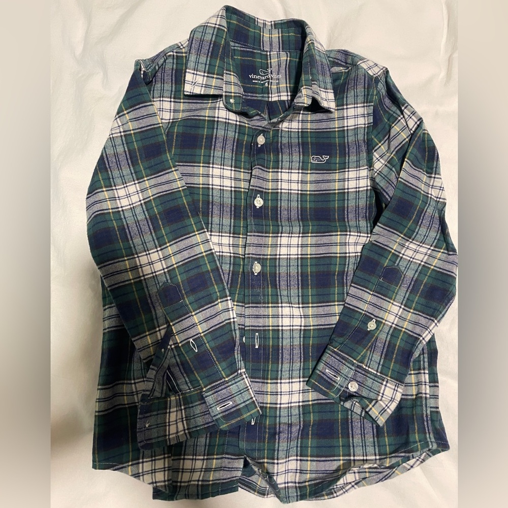 EUC Vineyard Vines Boys Green/Navy Plaid Buttondown